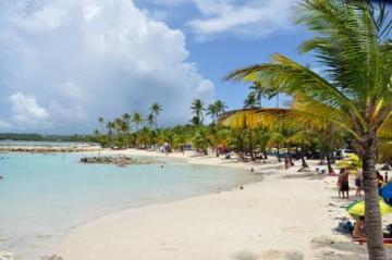 1-Plage-st-anne-Guadeloupe-Ti-soleil